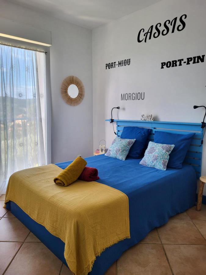 Chambre d hôtes AU CŒUR DES OLIVIERS Marselha Quarto foto