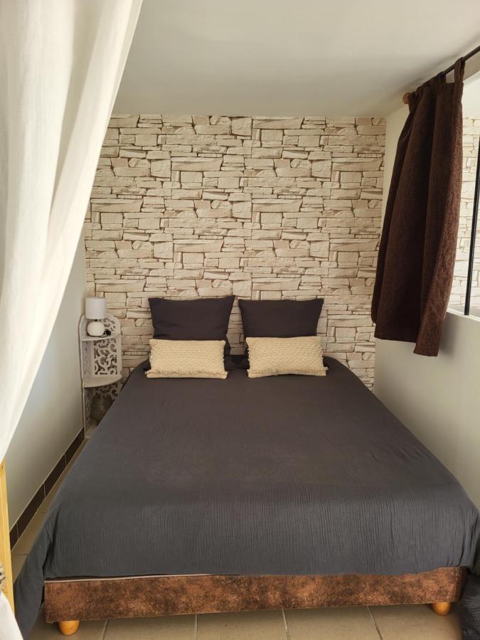 Chambre d hôtes AU CŒUR DES OLIVIERS Marselha Exterior foto