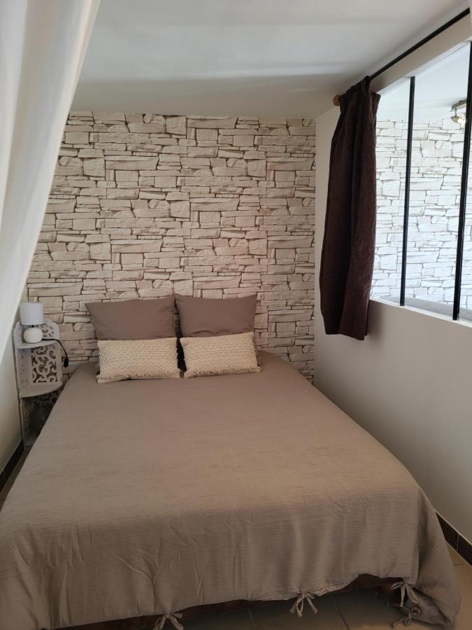 Chambre d hôtes AU CŒUR DES OLIVIERS Marselha Exterior foto